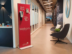 Koortsscanner incl. dispenser displays